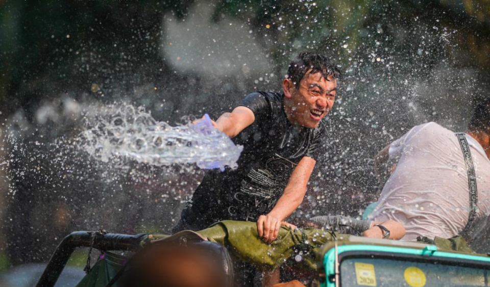 泼水节，送祝福，告庄西双景带你了解傣族“新年”