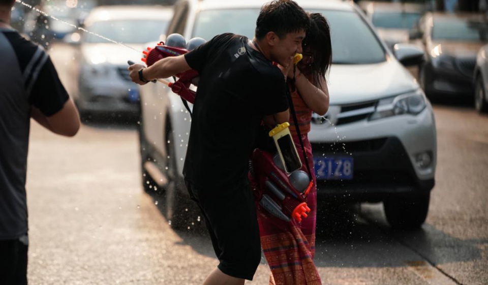 泼水节，送祝福，告庄西双景带你了解傣族“新年”