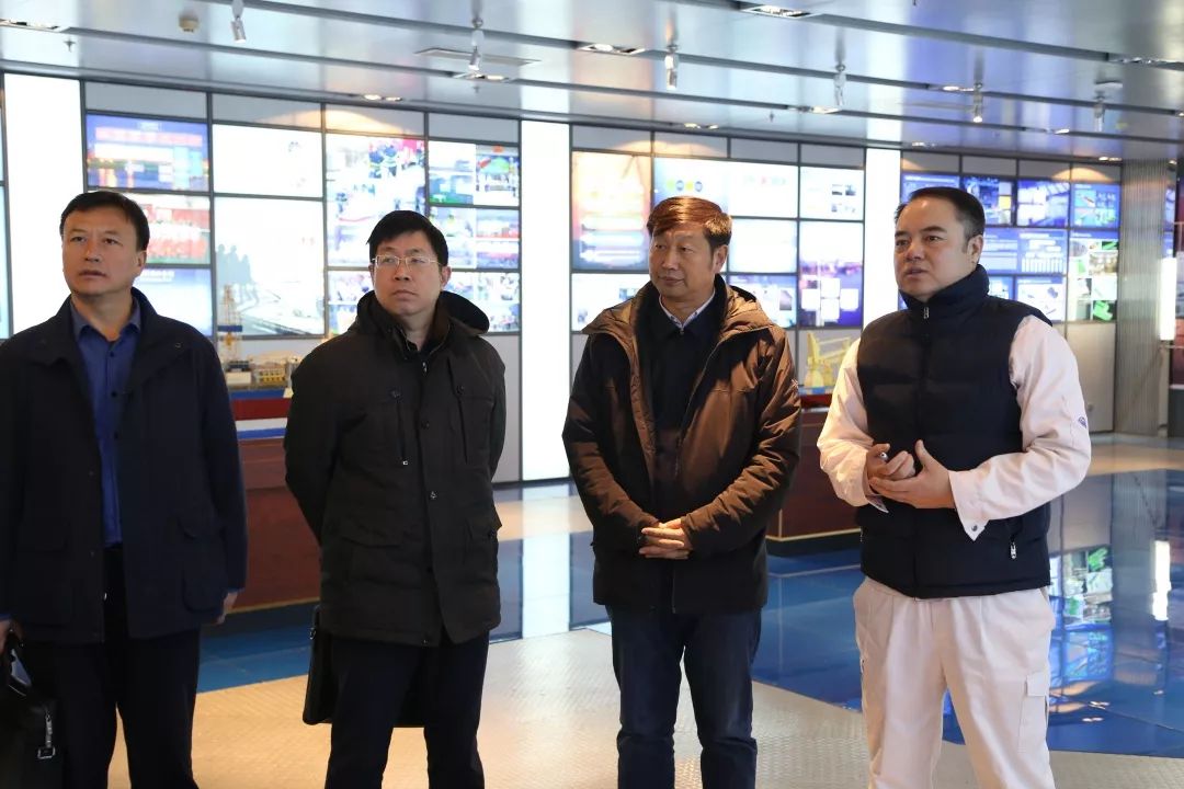 鞍山钢铁集团副总经理王义栋到访大连中远海运重工
