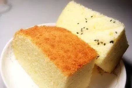 最简单的蛋糕做法电饭煲 0811c9238033406796804a70b7d13bb0.jpeg