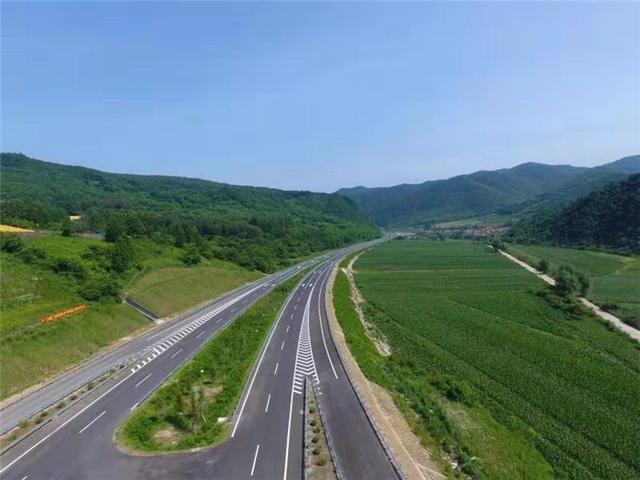 国道丹阿线下解放至下套段顺利建成;集桓高速公路,麻线至太平公路,双
