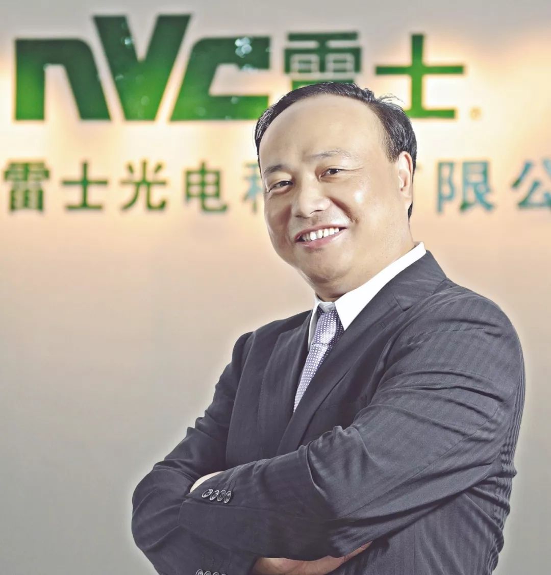 董事长何勇_董事长办公室图片(2)