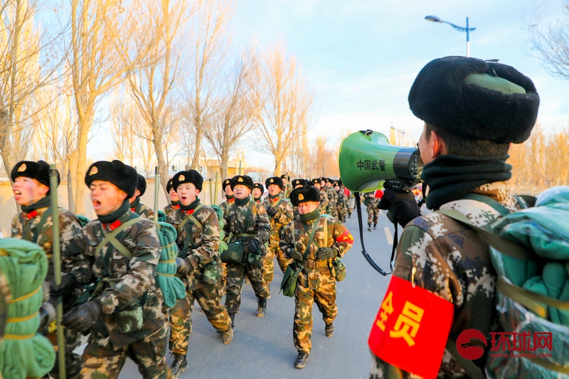 新兵拉练，让他们的军旅人生头一次体会到打仗味道