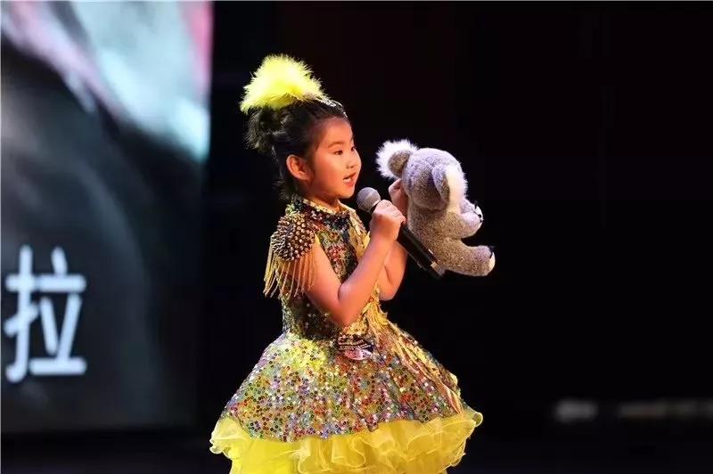 杨娜简谱_刀郎的前妻杨娜图片