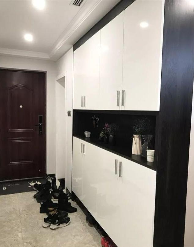 进门鞋柜装修设计现代简约 43d279abc7a6406b838b8efbf7c0e764.jpeg