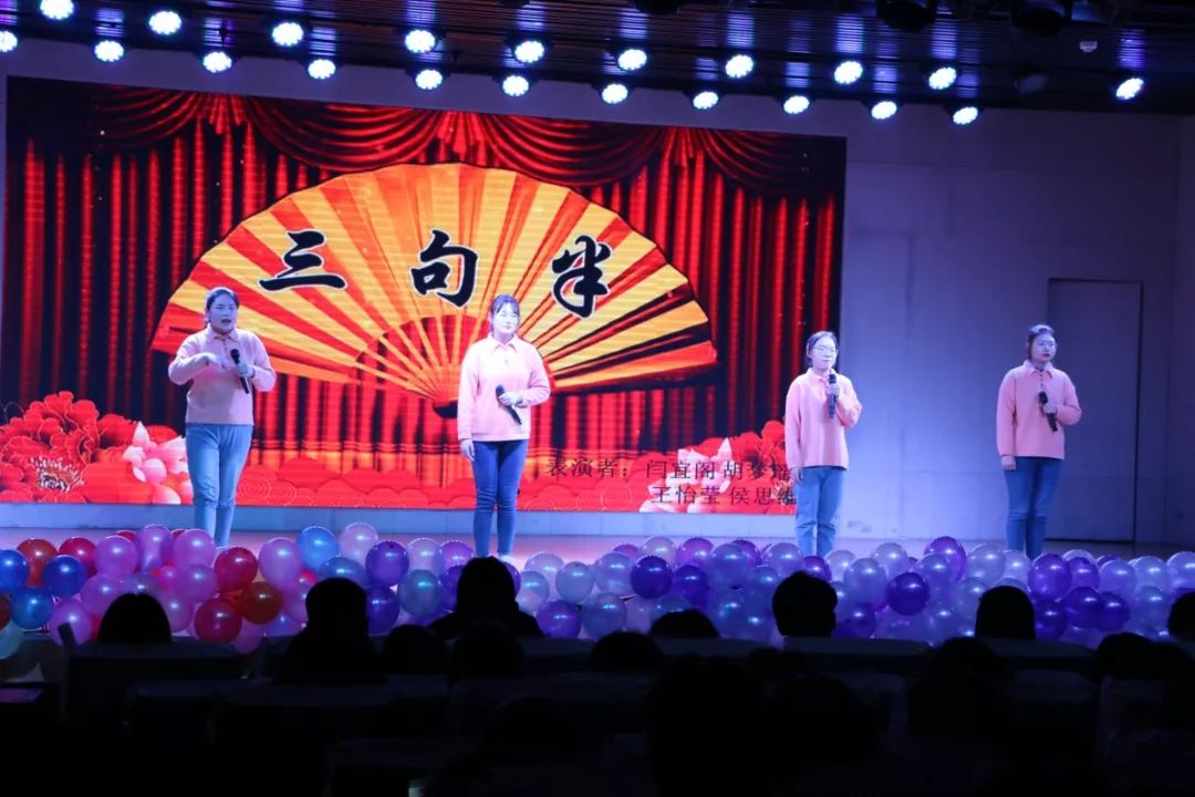 漫一步步都陪你同往曲艺《三句半》 表演者:闫宜阁 王怡莹 侯思维 胡梦瑶