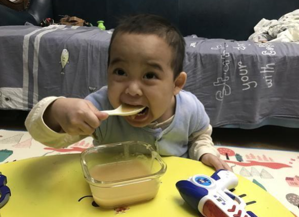 [樱桃育儿经]2岁娃脾胃衰竭，告诫家长：宁可饿着娃，3种辅食也要少给娃吃