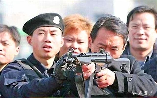 军事丨国产nr08冲锋枪少量装备警察最终被其他冲锋枪取代