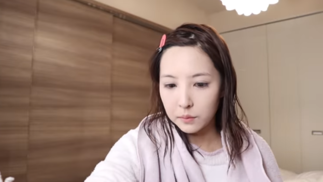 全网最漂亮的美女前三名 550018cce99b41f491933bf8289f4643.png