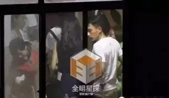 差点整容丧命?狂发性感美照博眼球,今比柳岩身材