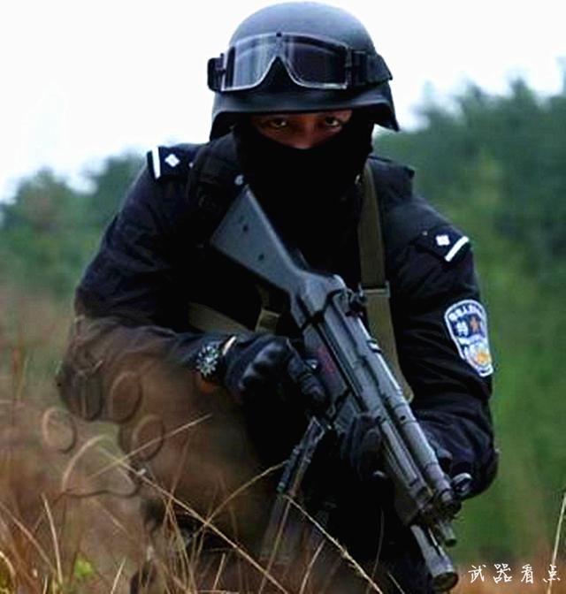 德国的mp5系列冲锋枪一直受到多国警方的喜爱,被选为警用制式武器之一