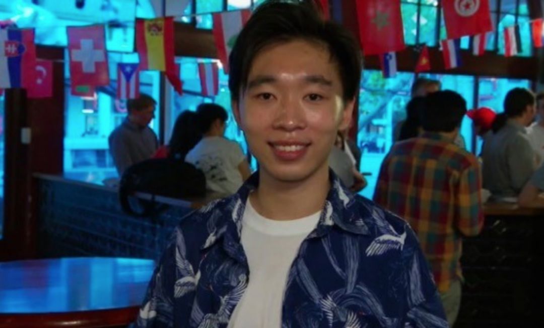 澳华女常去泡吧,却不是为了喝酒!英语越说越溜