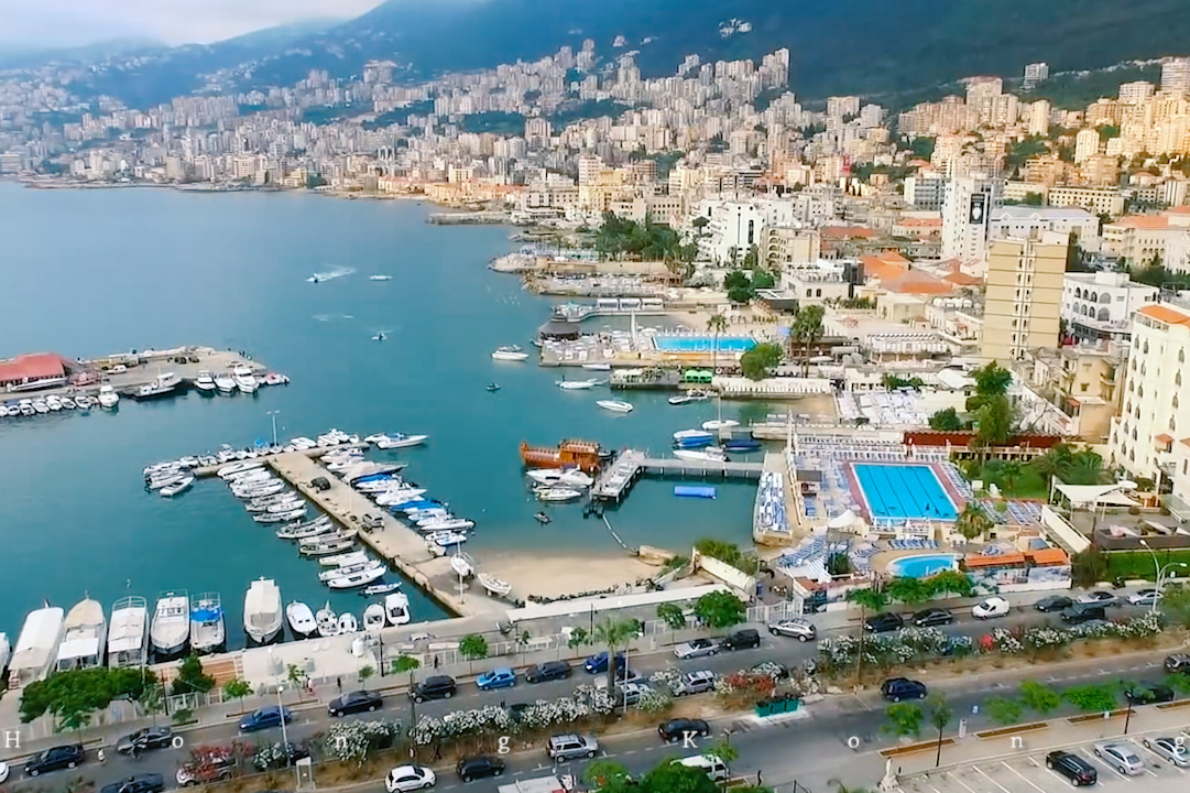 航拍贝鲁特,黎巴嫩的首都,地中海东岸最大的优良海港城市