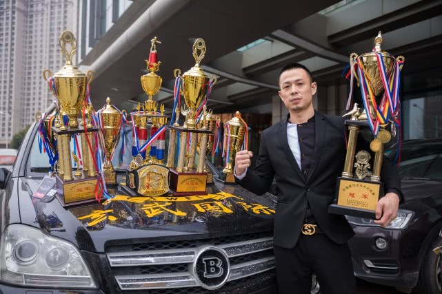 5虎上双鹈鹕尽杀国王 字母哥32+8雄鹿拔马刺_阿德里安·梅泽耶夫斯基