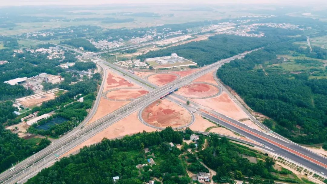 海南将开通一条全国示范"绿色公路", 高速共设置了18处互通