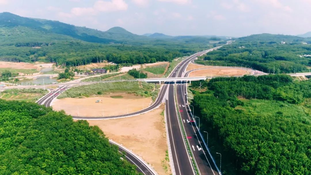 全国最好的高速公路是哪一条 ca2337328d3b4055a9d830ff7d7e316d.jpeg