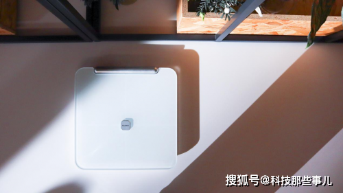 华为体脂秤2 Pro实测：八电极精确测量+高颜外观，健身爱好者必备