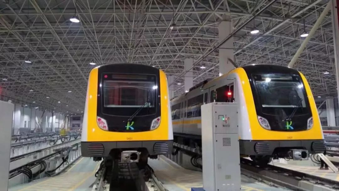 地铁4号线首辆列车抵达昆明预计2020年正式通车5条在建地铁线最新情况
