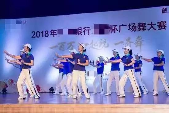 年终拼了!存1万送1斤猪肉背后,是银行揽储鏖战史