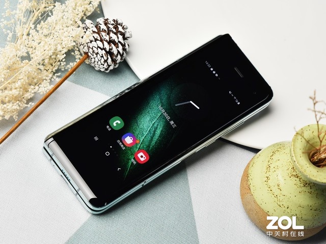 折叠快充5G四摄开炸 2019年十大手机产品盘点