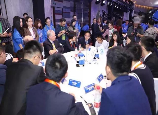 孩子|15岁高一女生解开世界性难题，婉拒央视采访，别让我妈看到