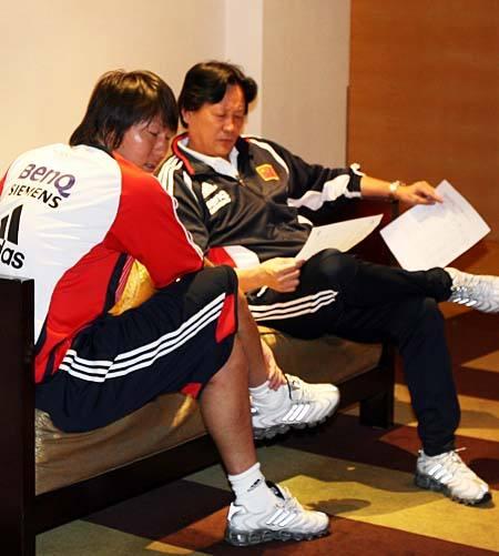 3亨宁斯, 罗文杜塞尔多夫10