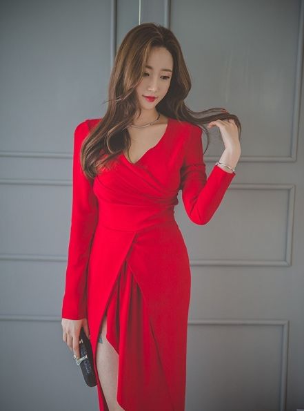 红裙怎么拍照 0b39ef3846b34a0b9484d88cb8352afe.jpeg