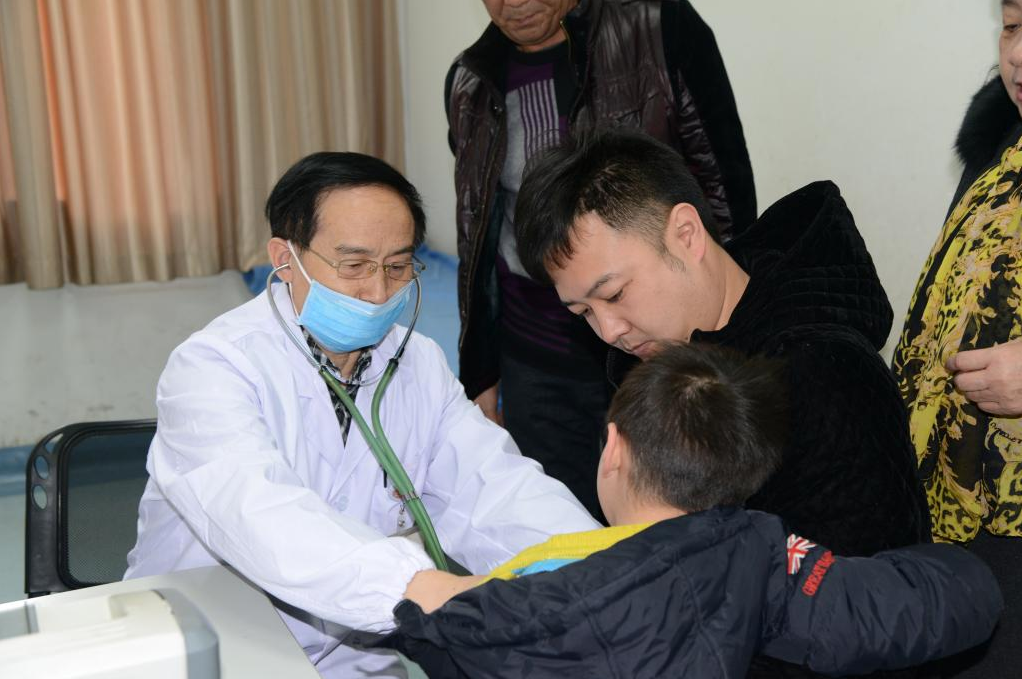 【90后俏妈育儿】6岁孩子肠胃衰竭，得知其吃的早餐后，医生惊叹：没一样有营养的