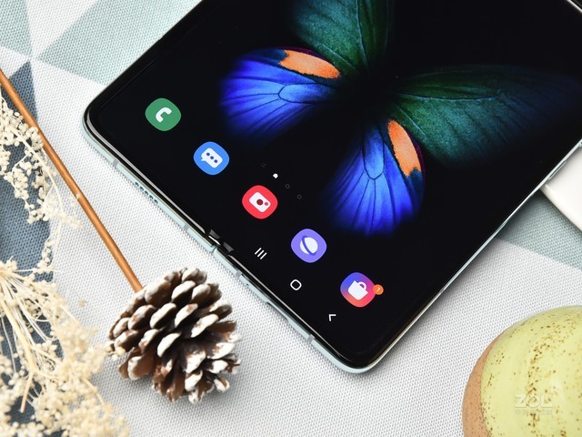 折叠快充5G四摄开炸 2019年十大手机产品盘点