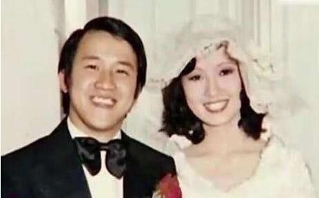 曾宝仪妈妈王美华患癌症，18岁嫁曾志伟，离婚后爱过小12岁的男人