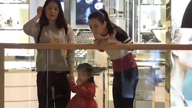 方媛郭富城逛街视频 3a8ddf261bce411289a716ff9cc2c577.jpeg