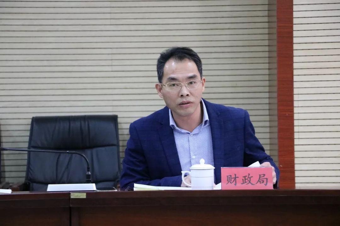上杭县经济总量_上杭县王波婚纱照(3)