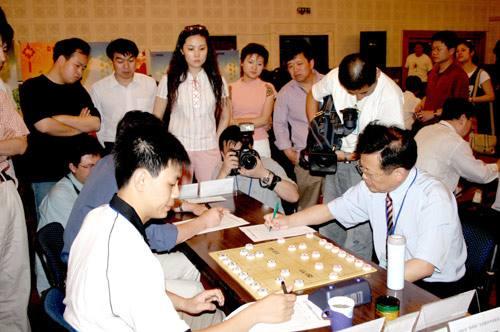 胡荣华和许银川,谁是中国象棋第一人?