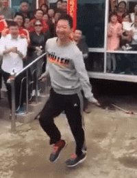 搞笑GIF：在跳绳界这位舞蹈跳的是最好的 _段子