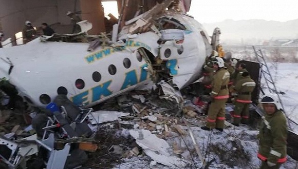 哈萨克斯坦坠机遇难人数下修至12人，每个家庭将获7万元赔偿