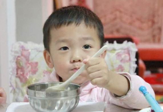 樱桃育儿经@儿科医生：冬季5种食物不远离，难怪孩子脾虚常生病，都是教训！