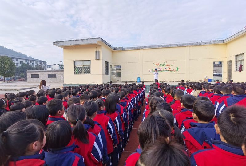 恭城幼儿园小学人口_恭城栗矿小学(2)