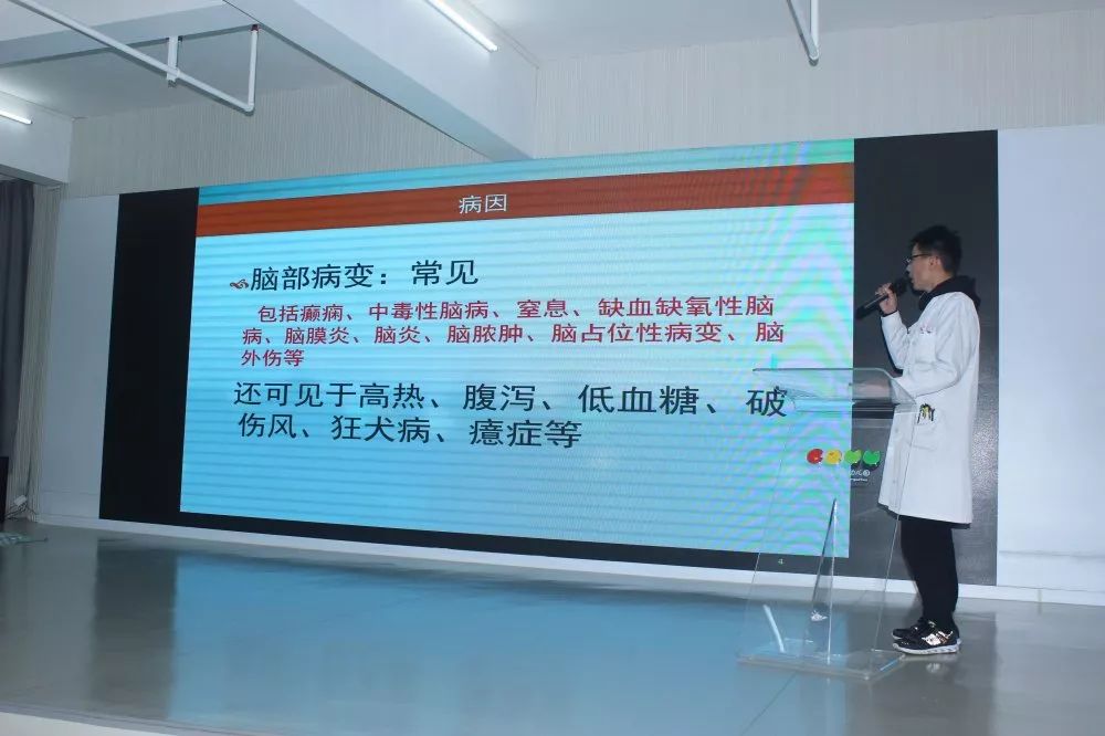 急救演练提示牌 ac6aecaa7d9e4e9bab064a54a99cec0f.jpeg