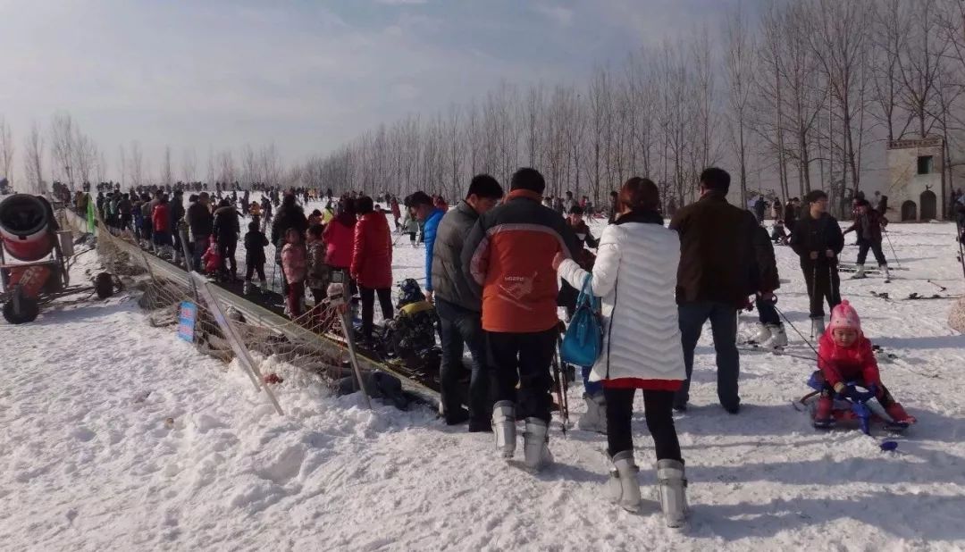 "仿山滑雪场开业啦",参与活动滑雪票免费送大家喽!