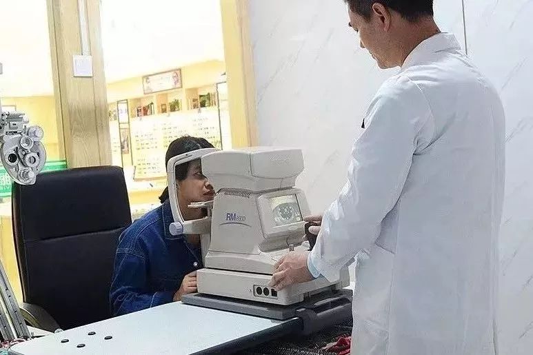 自己怎么测瞳孔距离 f76ec65e4a724a8a8429321475198489.jpeg