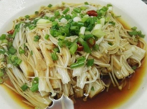 在家怎么养金针菇 03fb0b9e2b3a497eb74e2c15a221706f.jpeg