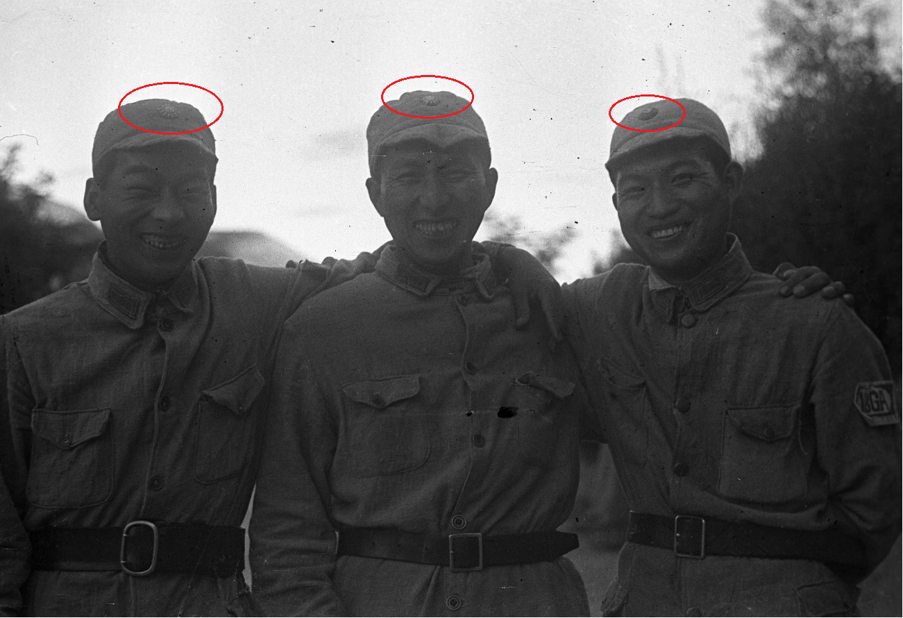 原来八路军是有帽徽的,我们被神剧欺骗了80多年