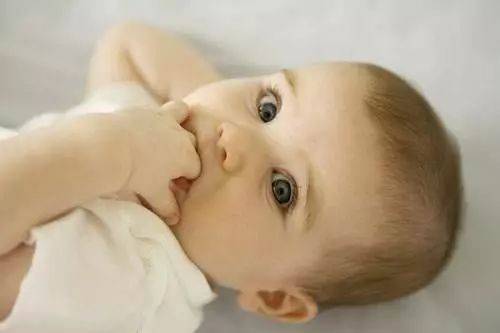 宝宝几个月会自己从躺到坐 0ab8dc965a684eadbb13f1c977e56b11.jpeg