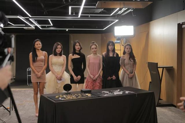 模特现场花絮和图片 12f2281541cb4ca4b02dd469c5f57506.jpeg