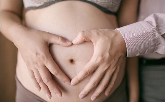 顺产对宝宝和产后恢复好，为何多数女明星选择剖腹产？原因很现实