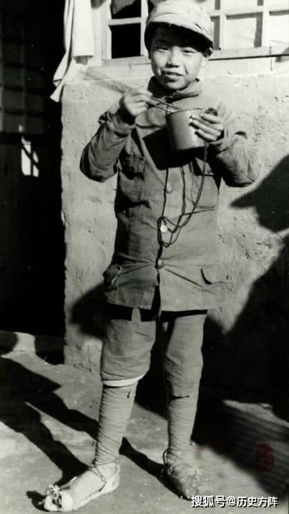 1938年八路军根据地的小战士