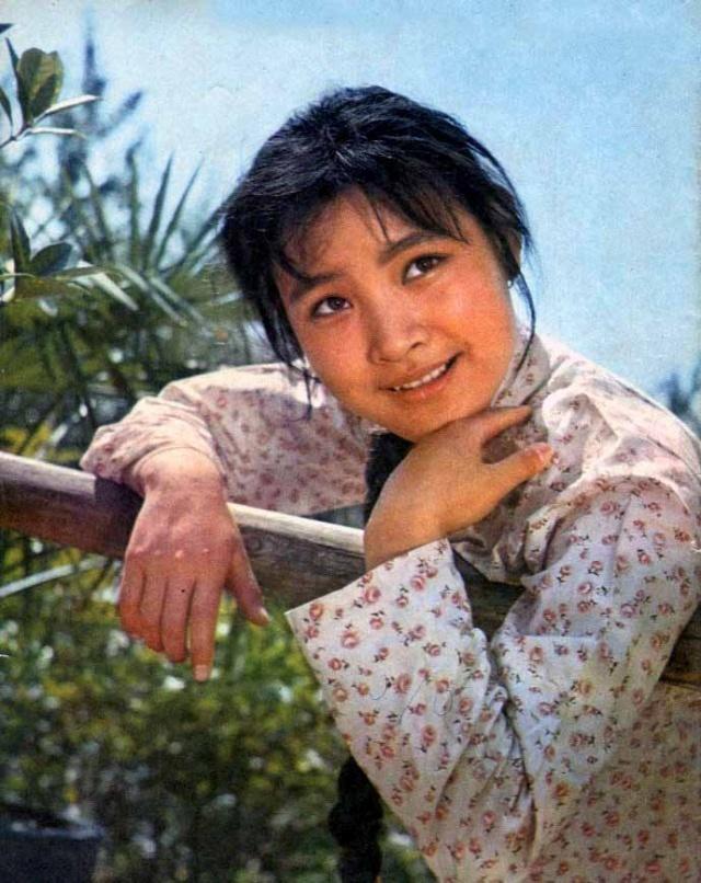 老电影剧照:1979年的《小花》唐国强,陈冲,刘晓庆等主演