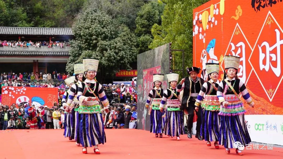 关注千人巡街民族舞打跳丽江傈僳族阔时节盛大开幕