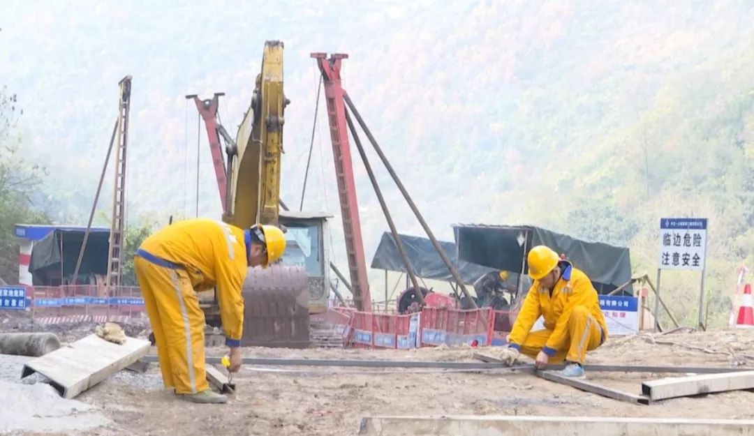 双向十车道新龙快线红花岗区段建设有序推进经过你家吗