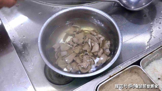 如何做炒肝 720b7f480fbb4c729e541f5b1160144b.jpeg